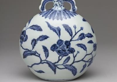 图片[2]-Flat vase with camellias in underglaze blue, Ming dynasty, Yongle reign, 1403-1424-China Archive